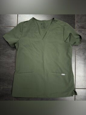 Figs Casma Three-Pocket Scrub Top - Moss Size S